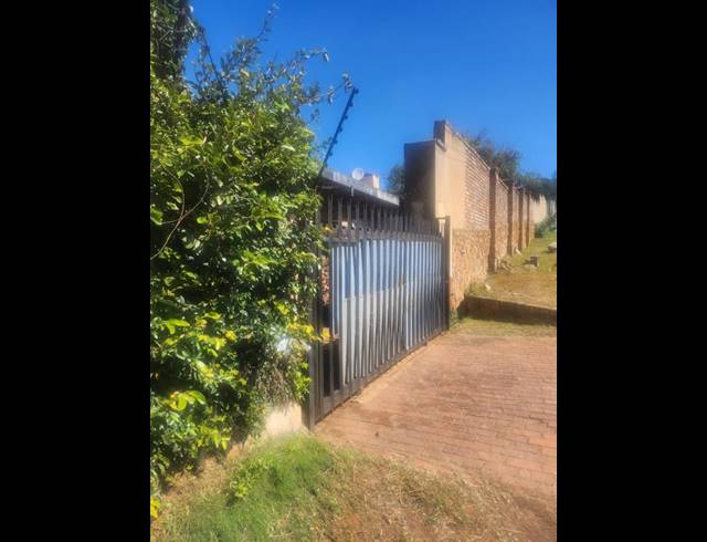 4 BEDROOM HOUSE FOR SALE IN RISANA